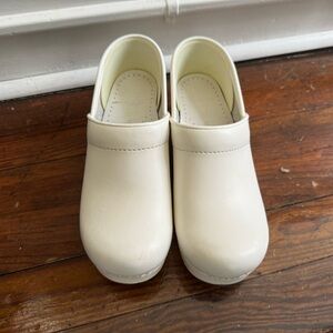 Dansko Women's Professional Mule